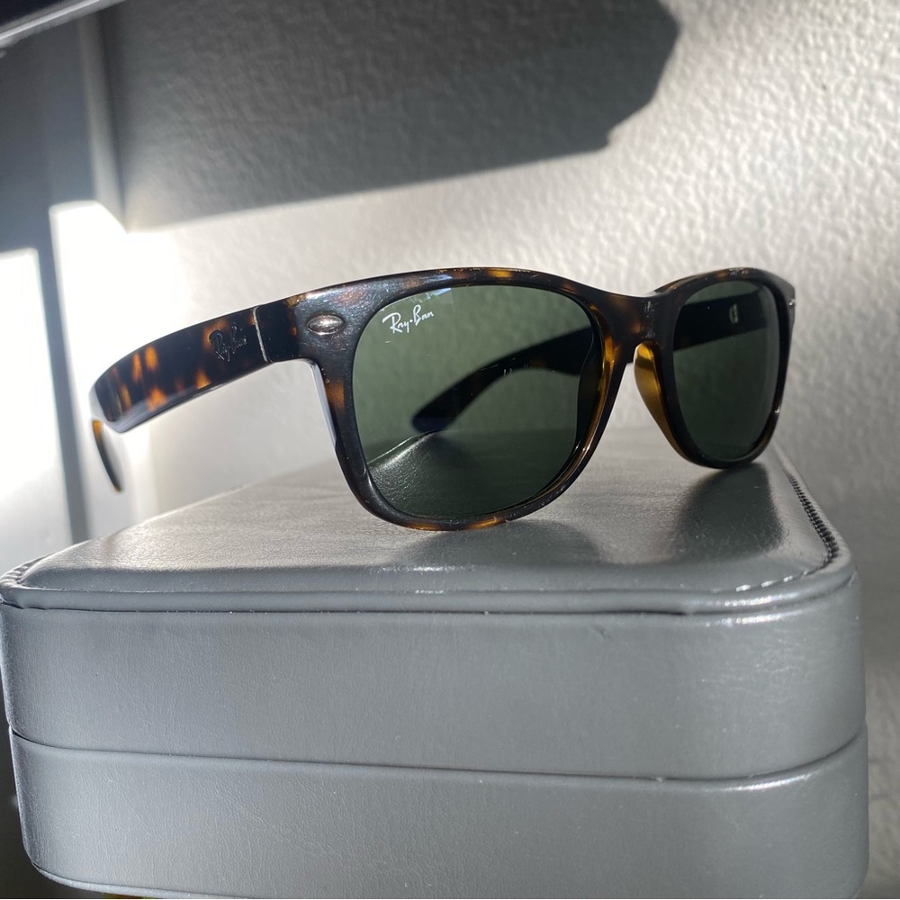 Tortoise Ray-Ban New Wayfarer Sunglasses Made in Italy Polarized Womens